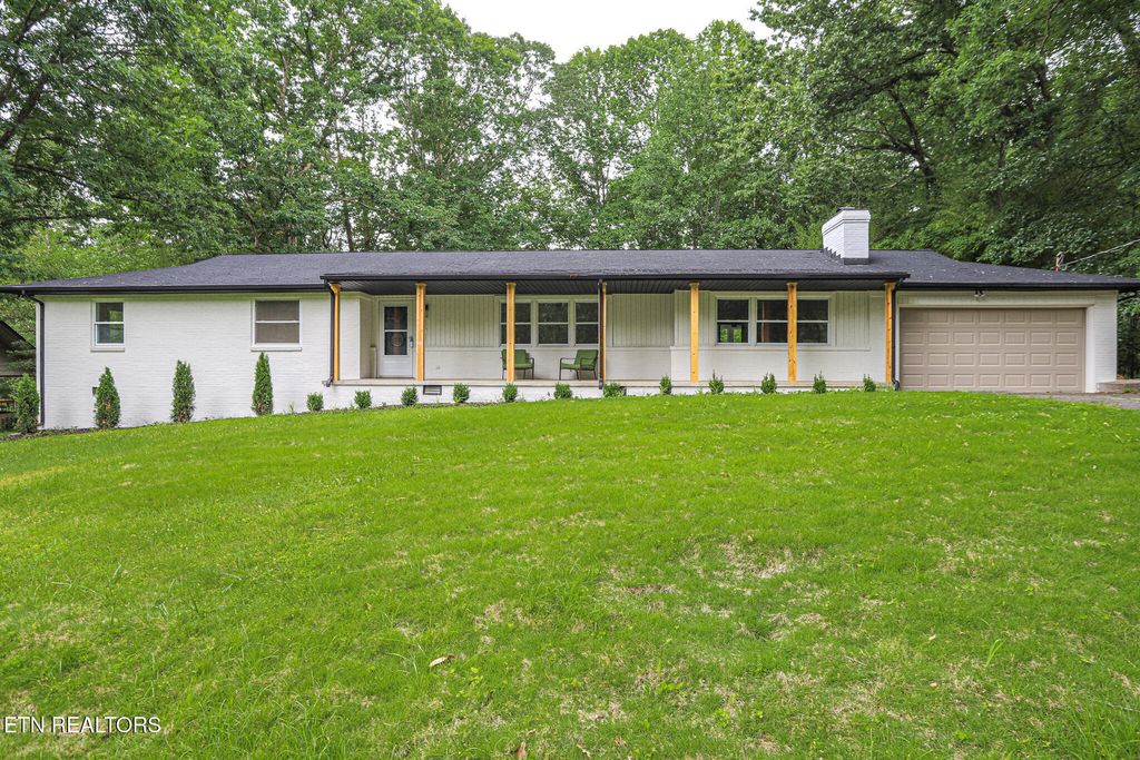 106 Wood Ridge Lane, Oak Ridge, TN 37830