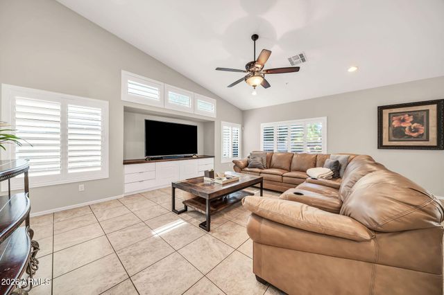 8039 W BRIDEN Lane, Peoria, AZ 85383