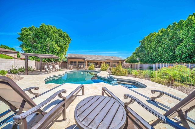 8039 W BRIDEN Lane, Peoria, AZ 85383