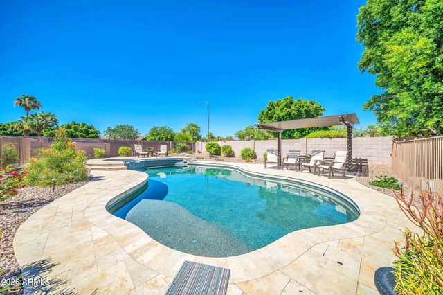 8039 W BRIDEN Lane, Peoria, AZ 85383
