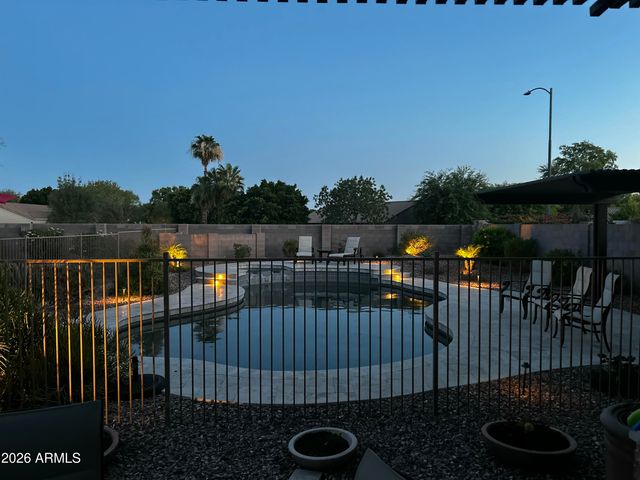 8039 W BRIDEN Lane, Peoria, AZ 85383
