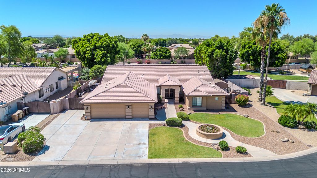 8039 W BRIDEN Lane, Peoria, AZ 85383 — photo 2