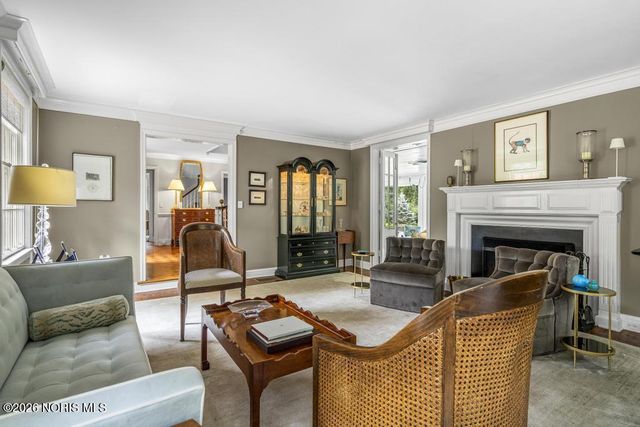 4309 Brookside Road, Ottawa Hills, OH 43615