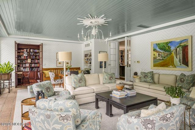 4309 Brookside Road, Ottawa Hills, OH 43615