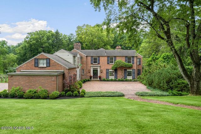 4309 Brookside Road, Ottawa Hills, OH 43615