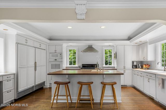 4309 Brookside Road, Ottawa Hills, OH 43615