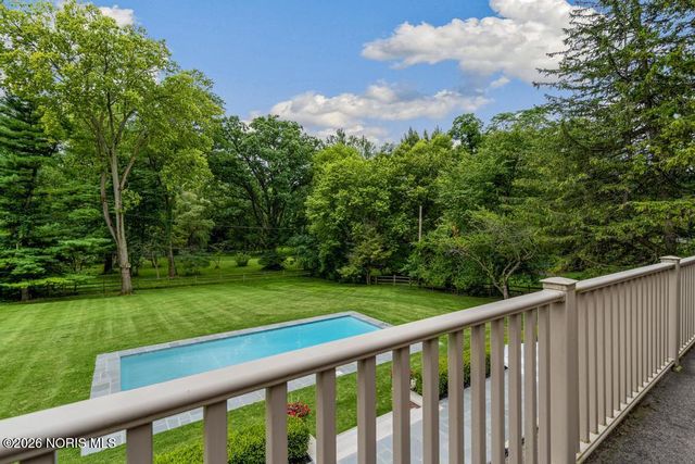 4309 Brookside Road, Ottawa Hills, OH 43615