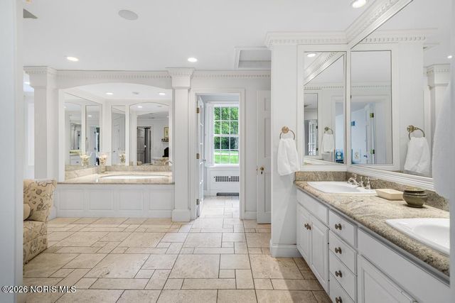 4309 Brookside Road, Ottawa Hills, OH 43615