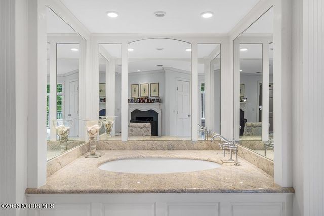 4309 Brookside Road, Ottawa Hills, OH 43615