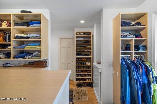 4309 Brookside Road, Ottawa Hills, OH 43615