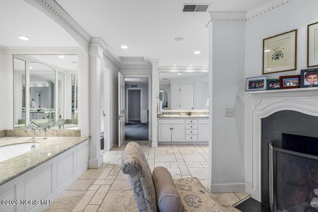 4309 Brookside Road, Ottawa Hills, OH 43615