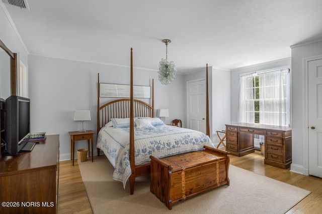 4309 Brookside Road, Ottawa Hills, OH 43615