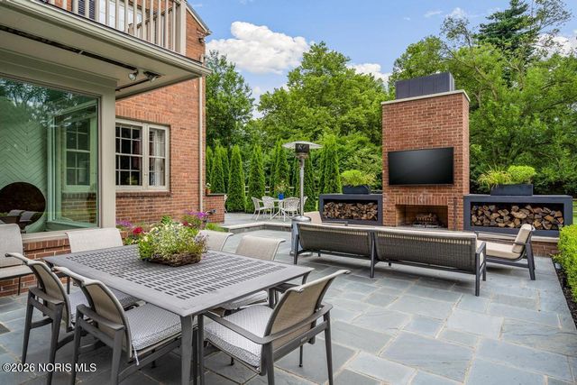 4309 Brookside Road, Ottawa Hills, OH 43615