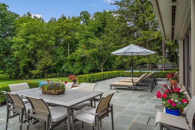 4309 Brookside Road, Ottawa Hills, OH 43615