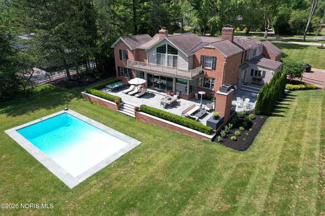 4309 Brookside Road, Ottawa Hills, OH 43615