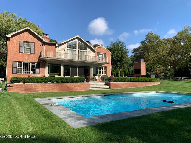 4309 Brookside Road, Ottawa Hills, OH 43615