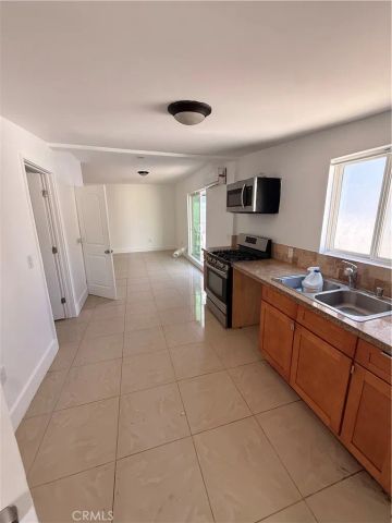 5509 Crebs Avenue, Tarzana, CA 91356