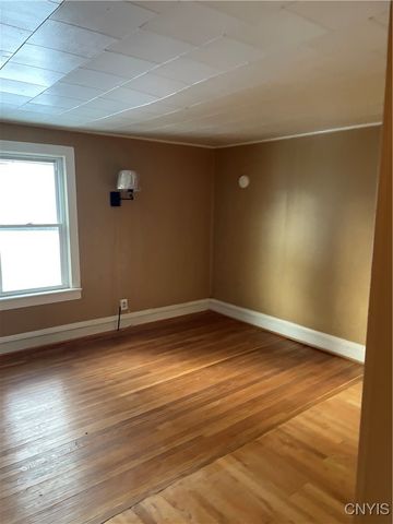 19 Grove Avenue, Auburn, NY 13021