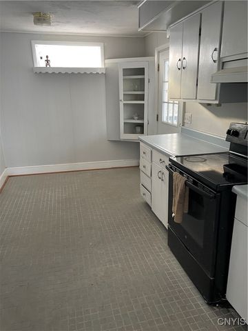 19 Grove Avenue, Auburn, NY 13021