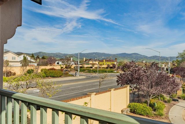 1099 Twin Creeks Drive, Salinas, CA 93905