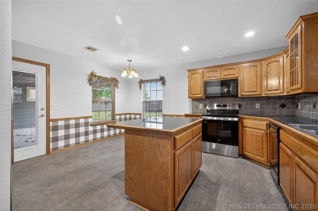 7820 N 161st East Court, Owasso, OK 74055