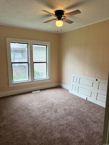 1412 W Cherry St, Clarksville, AR 72830