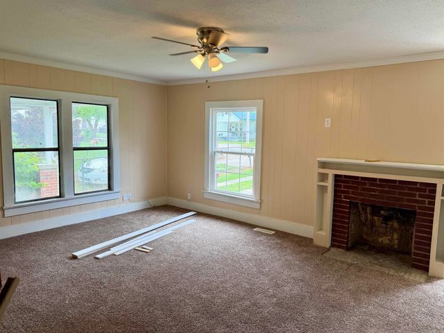 1412 W Cherry St, Clarksville, AR 72830
