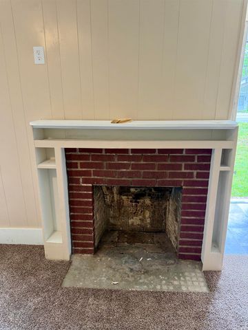 1412 W Cherry St, Clarksville, AR 72830
