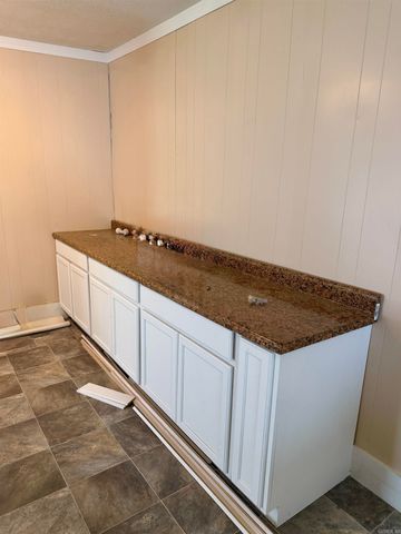 1412 W Cherry St, Clarksville, AR 72830