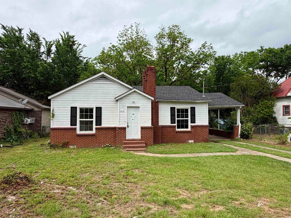 1412 W Cherry St, Clarksville, AR 72830