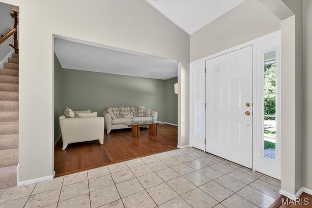2961 Championship Boulevard, Oakville, MO 63129