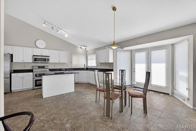 2961 Championship Boulevard, Oakville, MO 63129