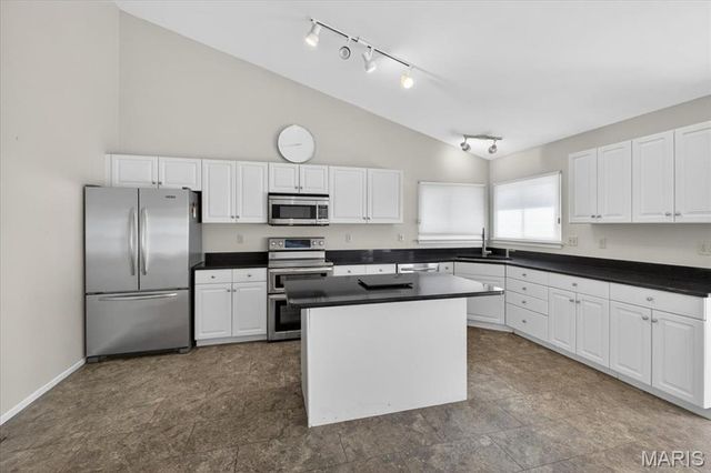 2961 Championship Boulevard, Oakville, MO 63129