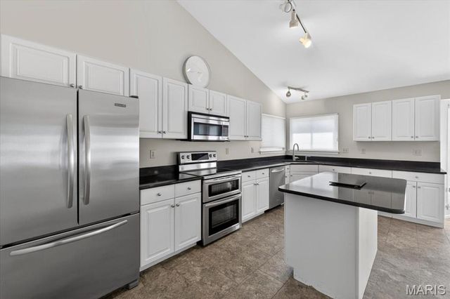 2961 Championship Boulevard, Oakville, MO 63129