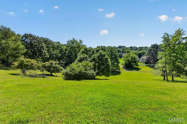 2961 Championship Boulevard, Oakville, MO 63129