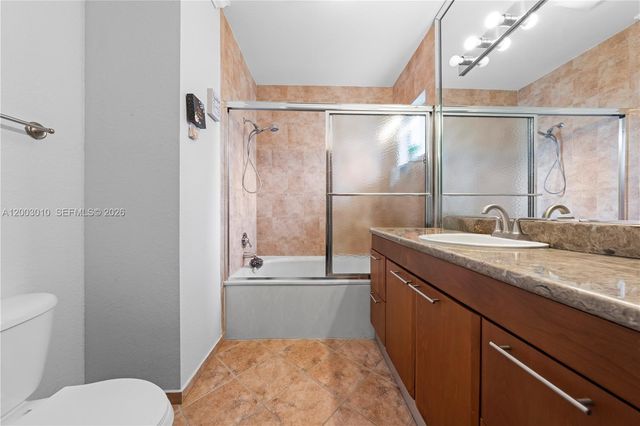 7452 NW 178th St, Hialeah, FL 33015