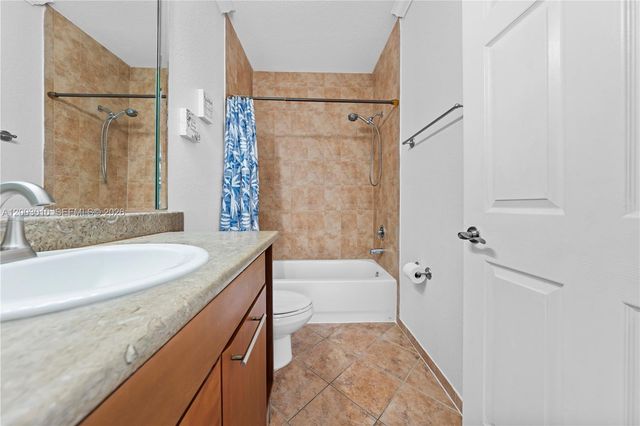 7452 NW 178th St, Hialeah, FL 33015