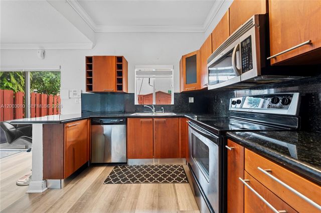 7452 NW 178th St, Hialeah, FL 33015