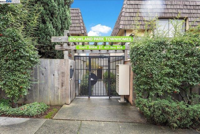 10401 Shaw St 401, Oakland, CA 94605