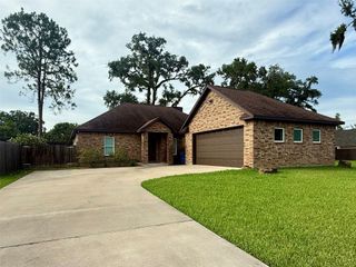 211 Prescott, West Columbia, TX 77486