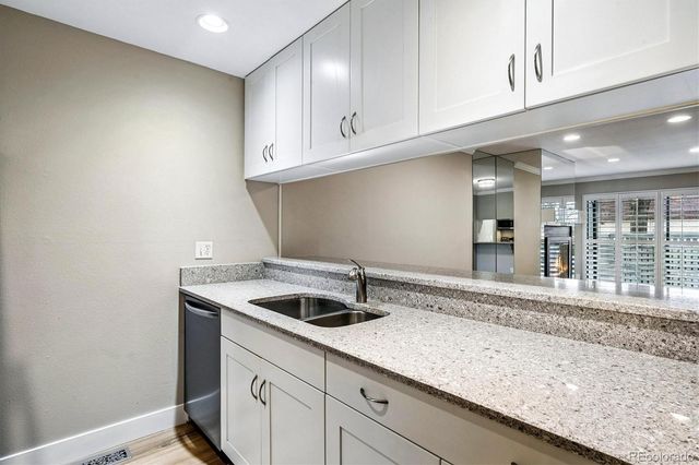 1180 S Monaco Parkway 5, Denver, CO 80224