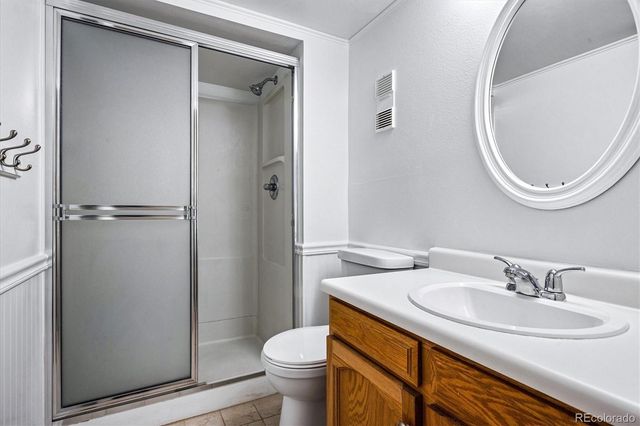 1180 S Monaco Parkway 5, Denver, CO 80224