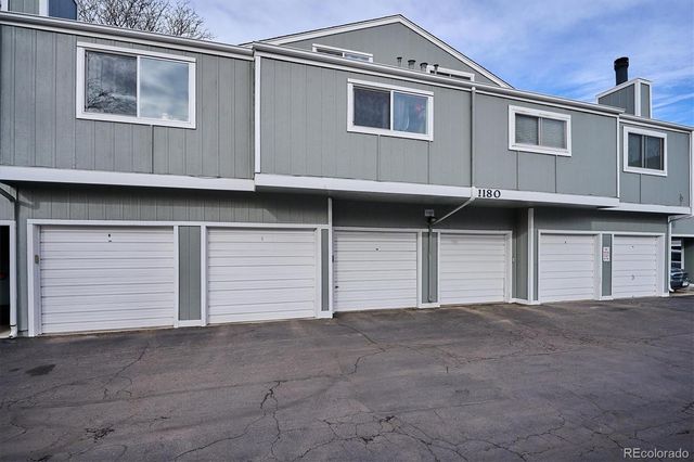 1180 S Monaco Parkway 5, Denver, CO 80224