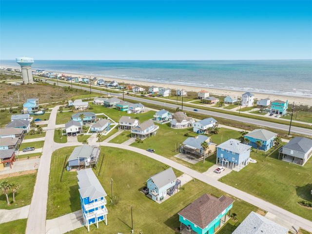 22818 Buena Street, Galveston, TX 77554