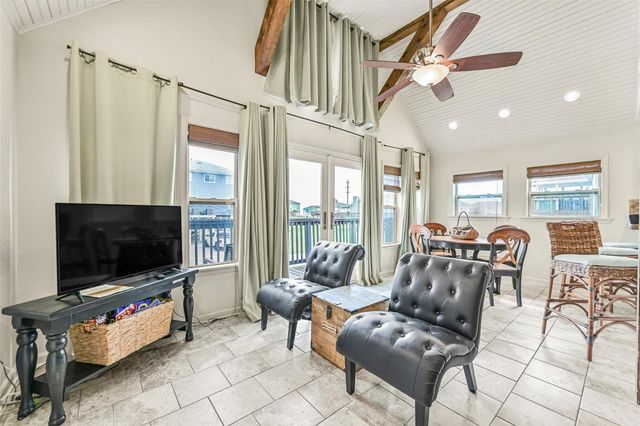 22818 Buena Street, Galveston, TX 77554