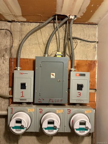 41-38 74, Elmhurst, NY 11373