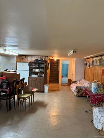 41-38 74, Elmhurst, NY 11373