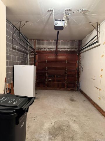 41-38 74, Elmhurst, NY 11373