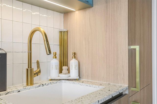 159 NE 6th St 3610, Miami, FL 33132