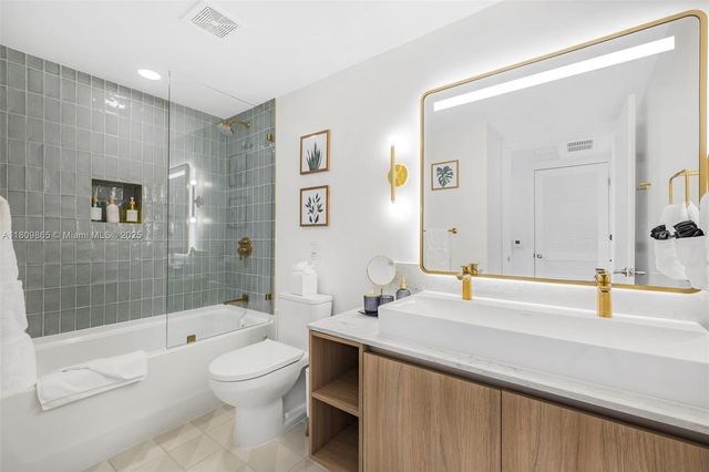 159 NE 6th St 3610, Miami, FL 33132